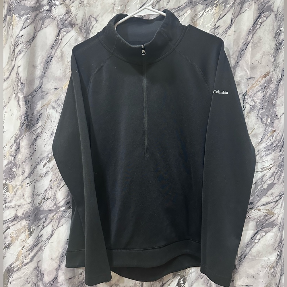 Black Columbia pullover